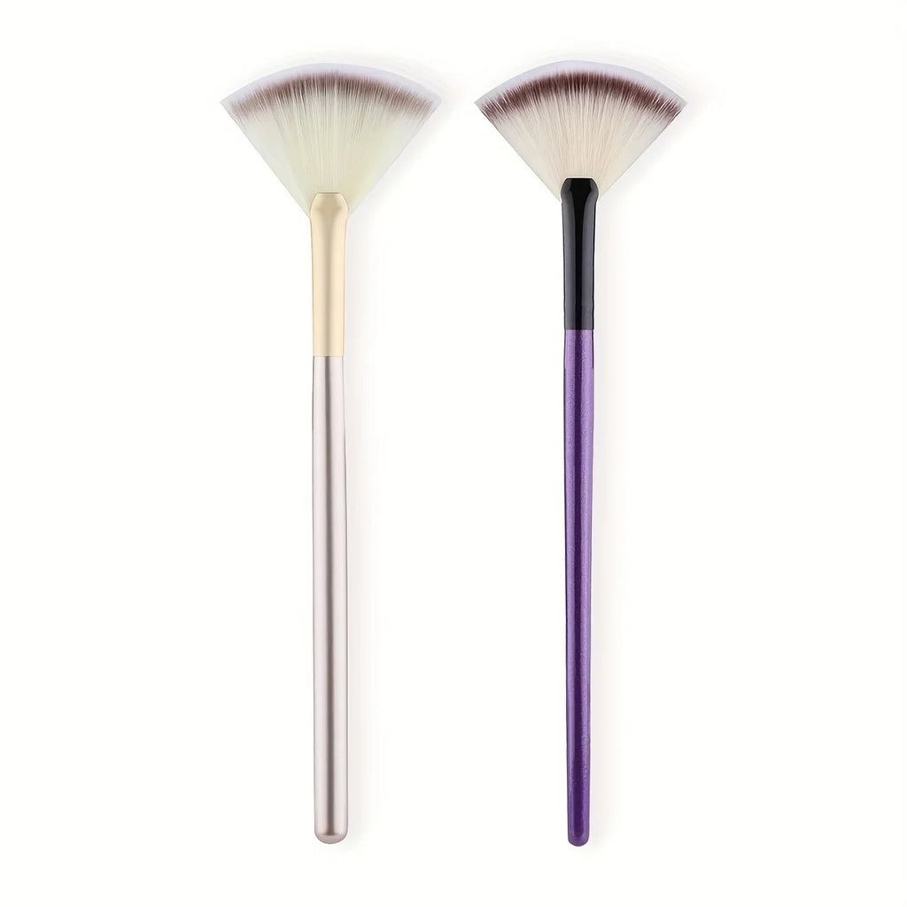 Fan Highlighter Brush - Professional